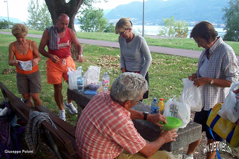 25- sosta per la cena, nei pressi di Lecco .jpg